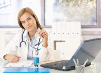 Врач лечаший герпесную инфекцию