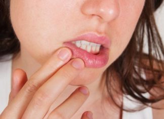 Опасен ли герпес на губах