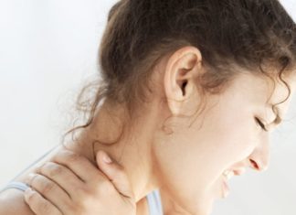 Если папиллома опухла, болит или кровоточит