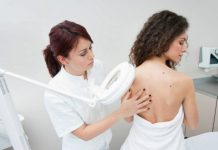 К какому врачу идти лечить папилломы