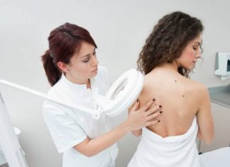 К какому врачу идти лечить папилломы