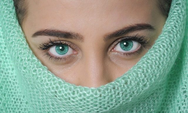 Причины образования папиллом на коже лица